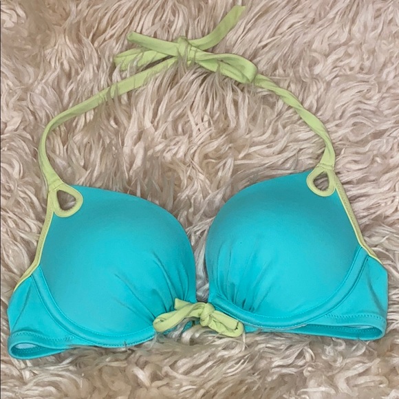 Victoria’s Secret push up bikini top - Picture 1 of 3